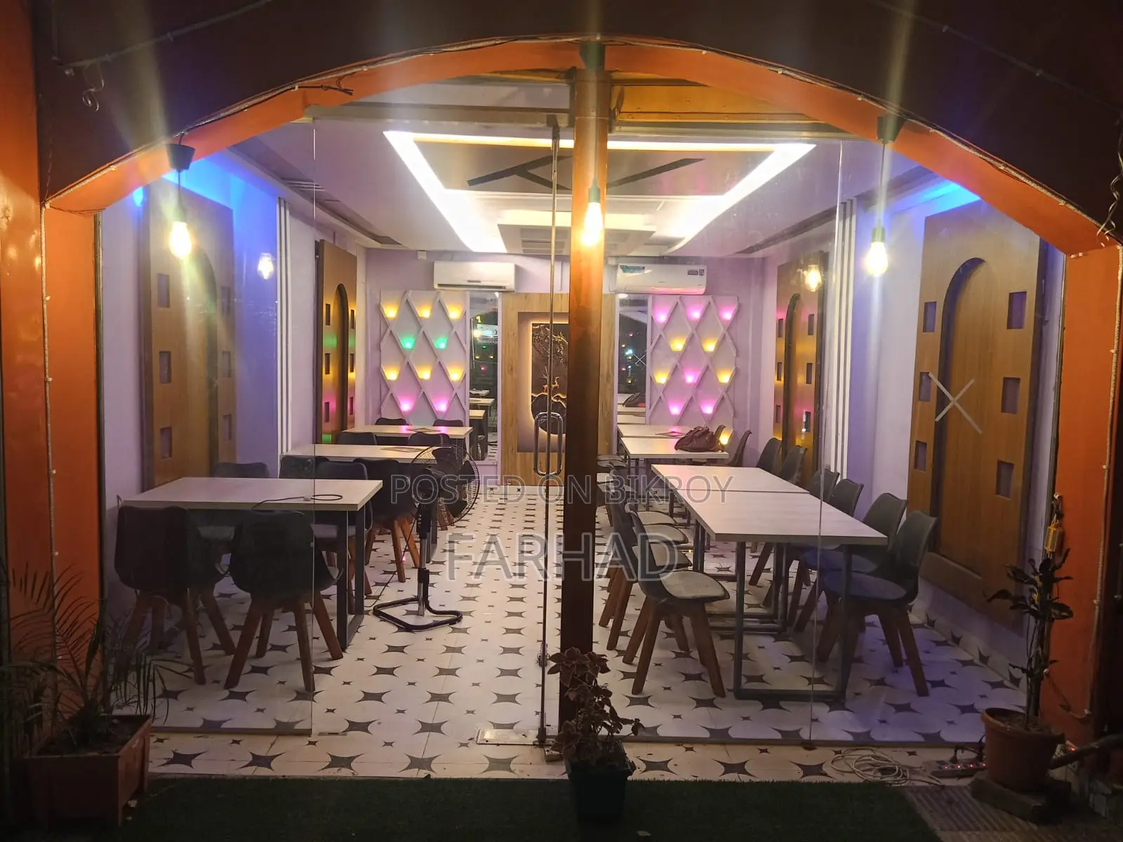 একটি রানিং রেস্টুরেন্টের হাফ মালিকানা পরিবর্তন হবে
