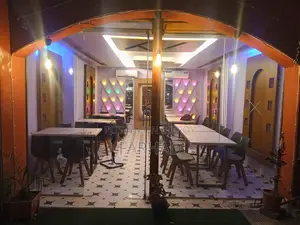 একটি রানিং রেস্টুরেন্টের হাফ মালিকানা পরিবর্তন হবে