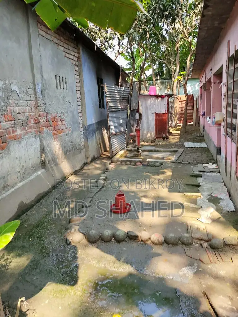 Five and a half decimals of land with three roofed rooms for sale