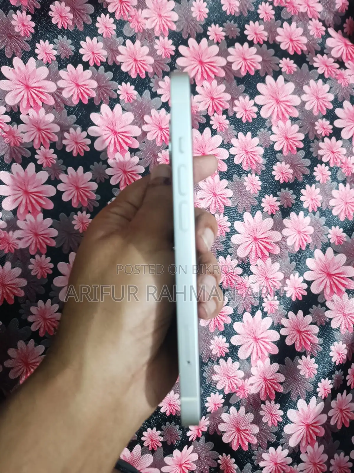 Apple iPhone 13 Japan (Used)