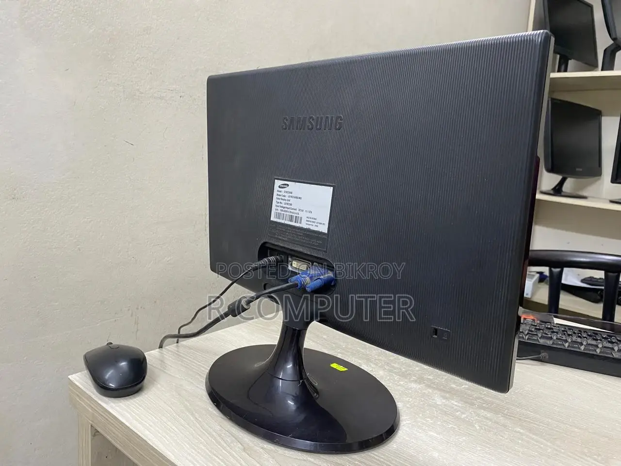 Samsung S19C300 | 19" LED Monitor HD Display VGA Full Fresh