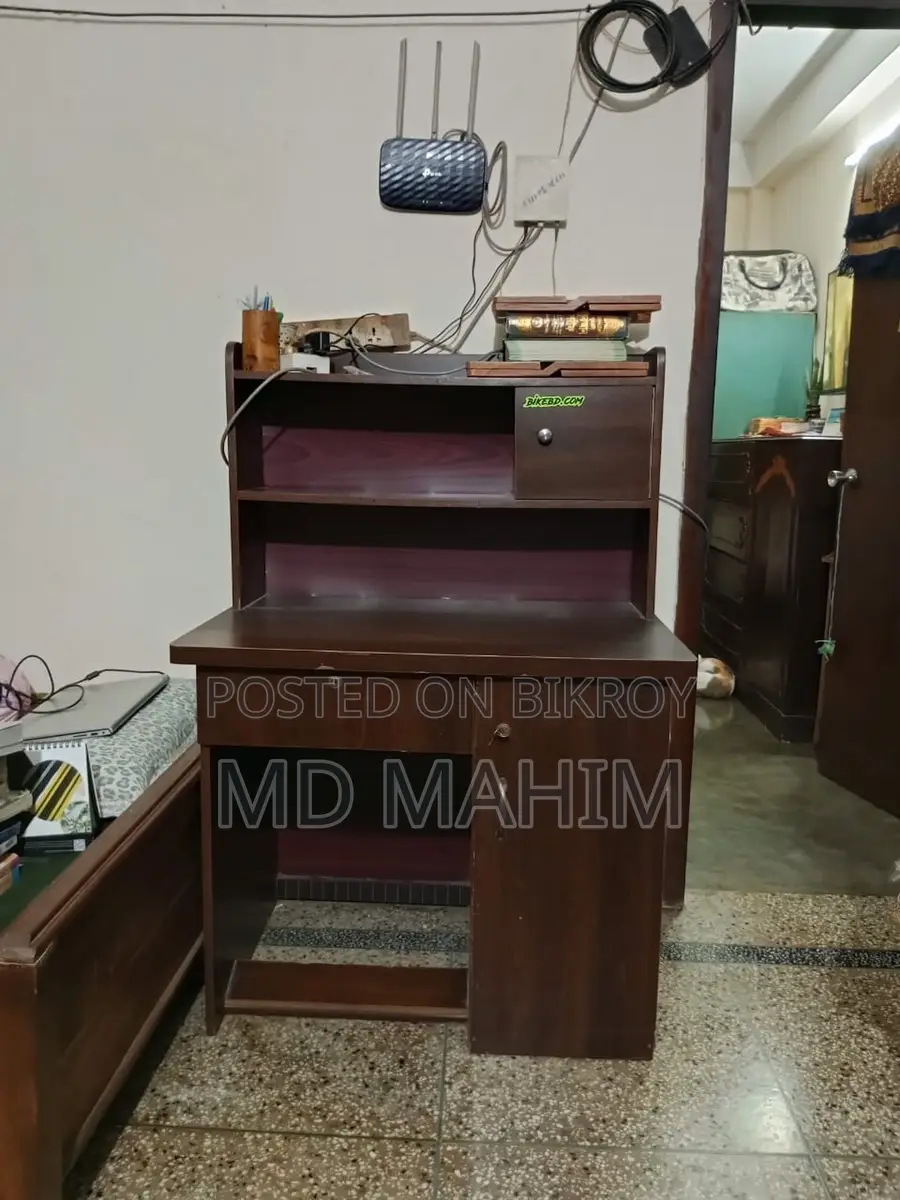 টেবিল বিক্রি হবে