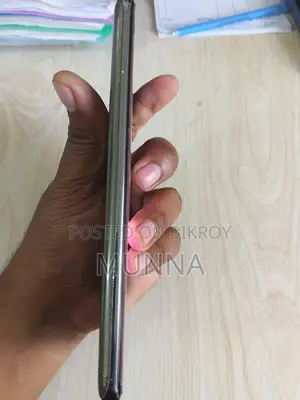 Samsung Galaxy S20 Ultra (Used)