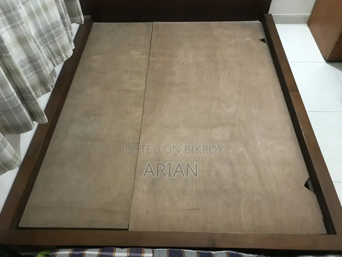 ম্যাট্রেসসহ কিং সাইজ বেড