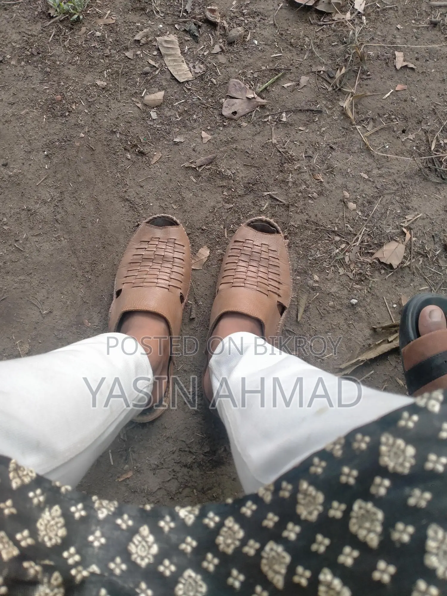 জুতা বিক্রি হবে