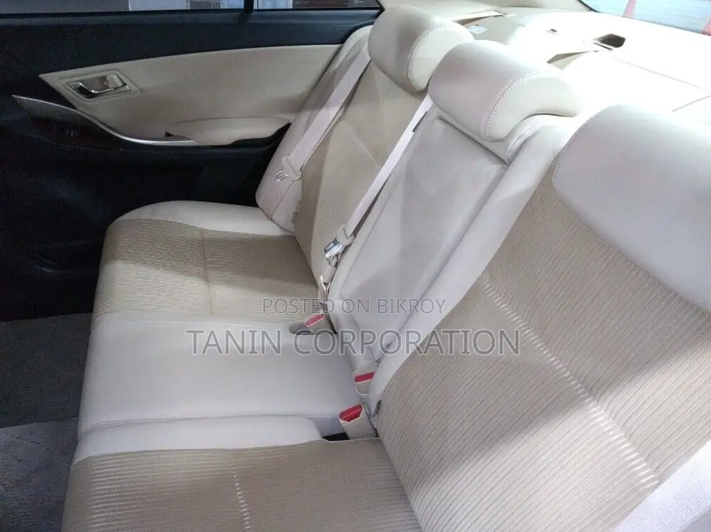 Toyota Premio F-EX 2021