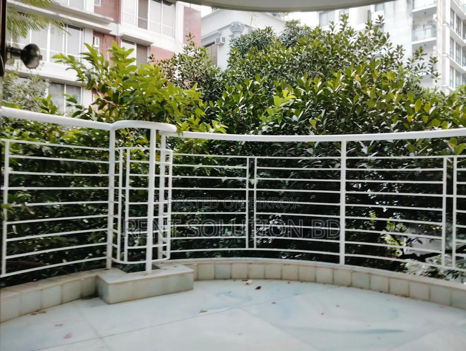 Semi furnished nice apartment for rent in north Gulshan