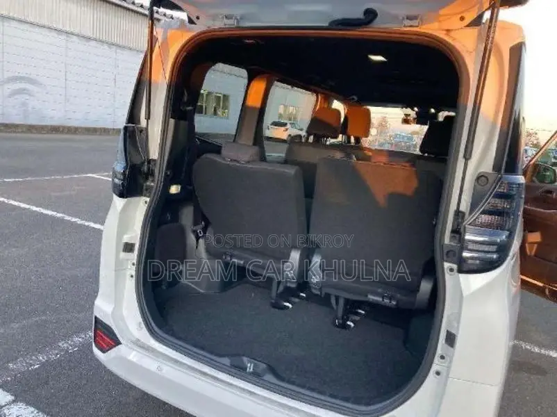 Toyota Voxy SG Hyb 360cam 2022
