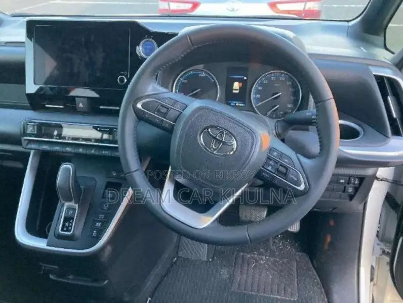Toyota Voxy SG Hyb 360cam 2022