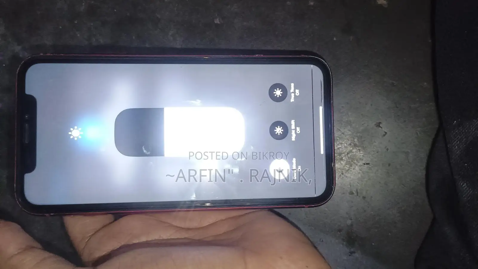 Apple iPhone XR (Used)