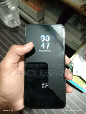 Samsung Galaxy S22 (Used)