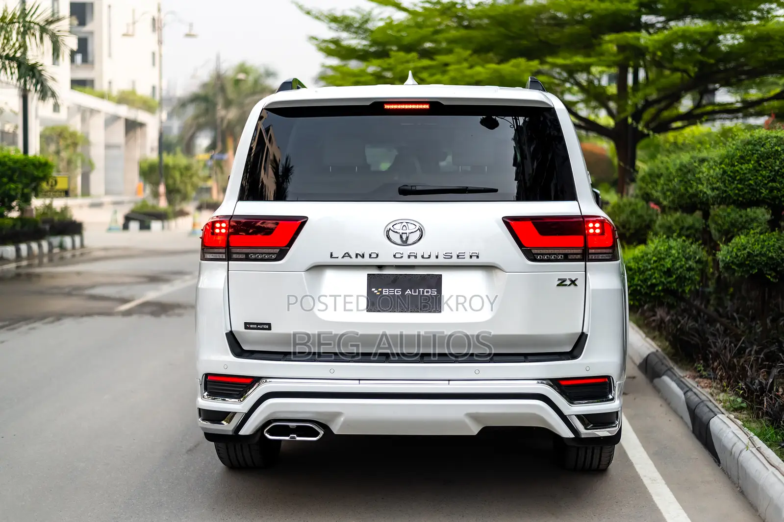 Toyota Land Cruiser LC300 ZX 2022