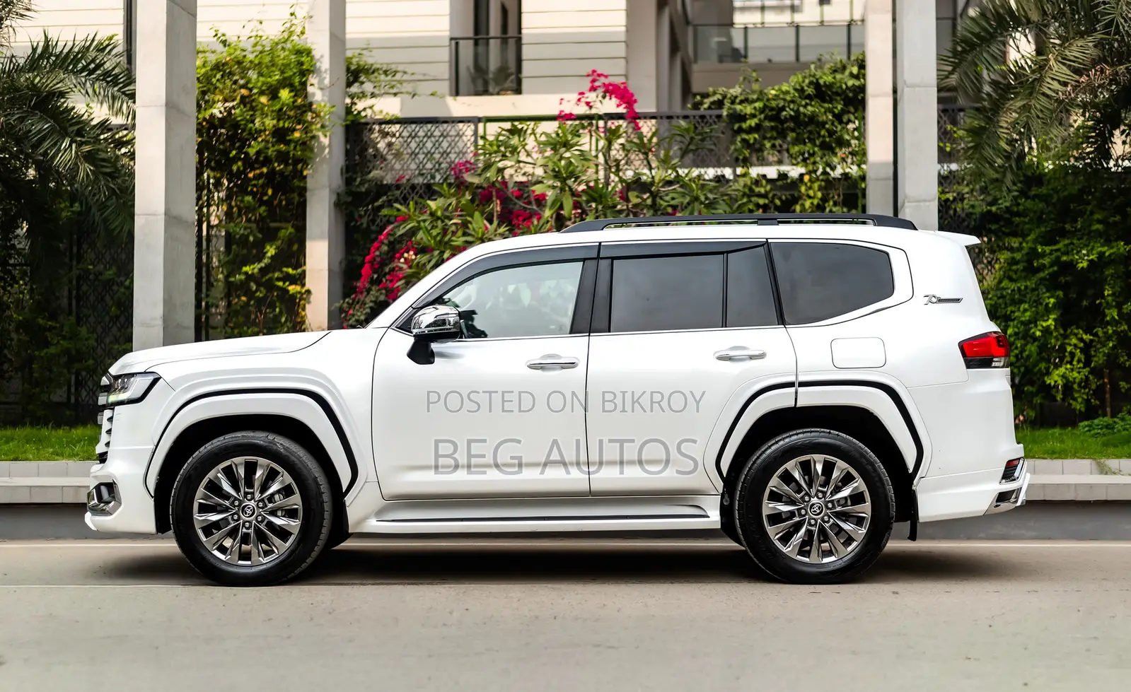 Toyota Land Cruiser LC300 ZX 2022