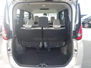 Toyota Noah G brown Base int2022 2022