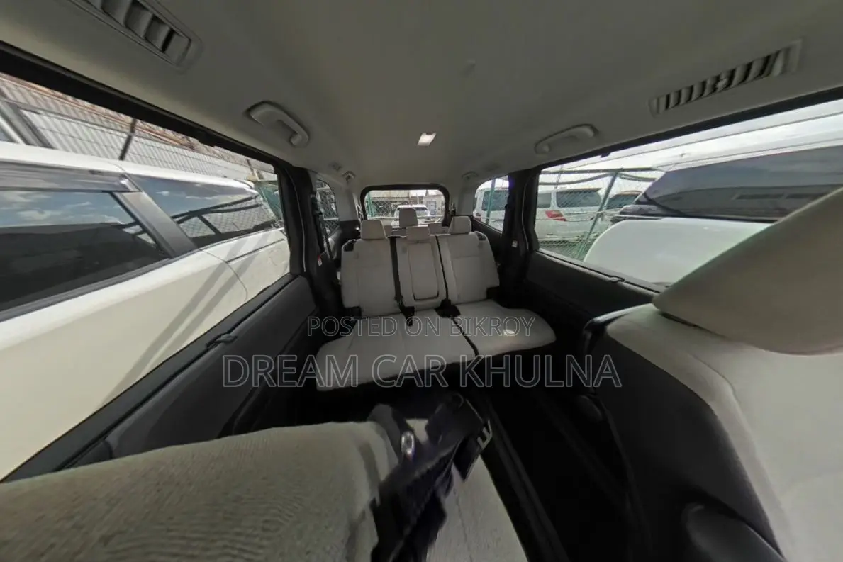 Toyota Noah G brown Base int2022 2022