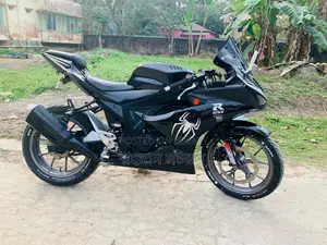 Suzuki GSX . 2019