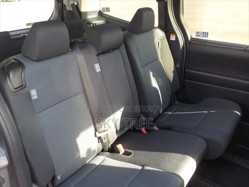 Toyota Noah X P K G 2022