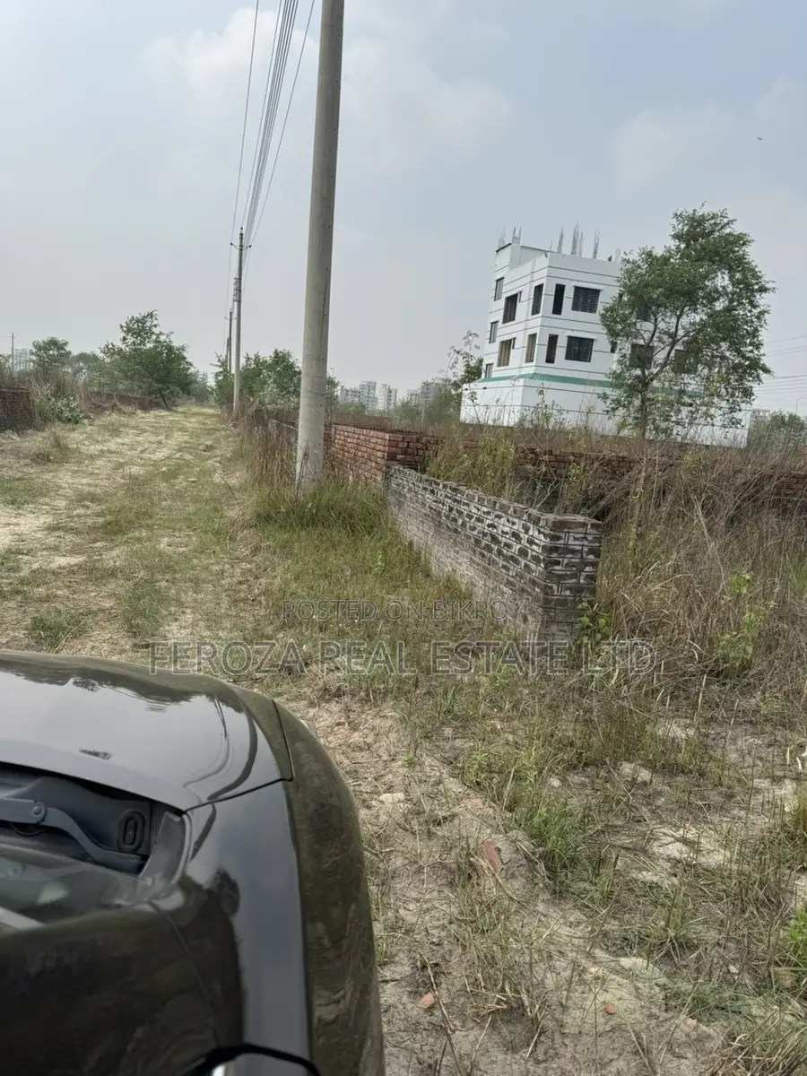 রাজউক পূর্বাচল সেক্টর-২৮ বাউন্ডারি ওয়াল-প্লট ৫ কাঠা