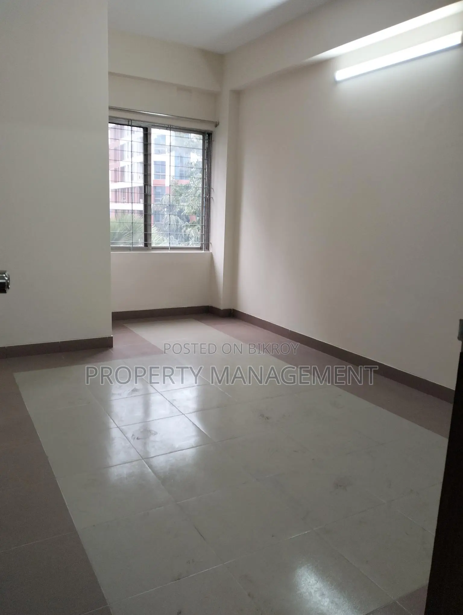 গুলশানে ২৬০০ বর্গফুটের ৫ম তলার অফিস ভাড়া
