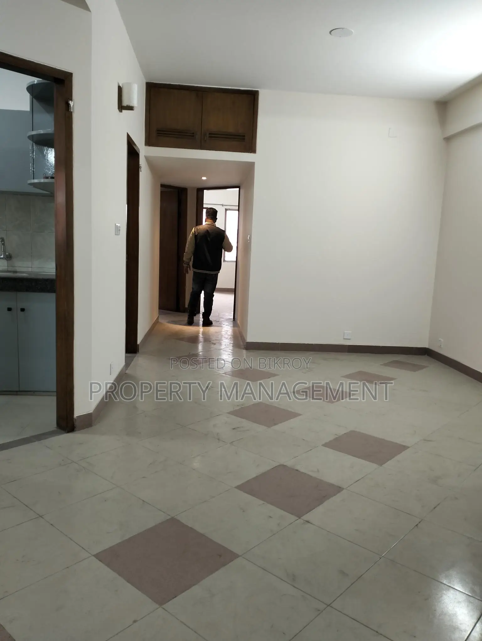 গুলশানে ২৬০০ বর্গফুটের ৫ম তলার অফিস ভাড়া