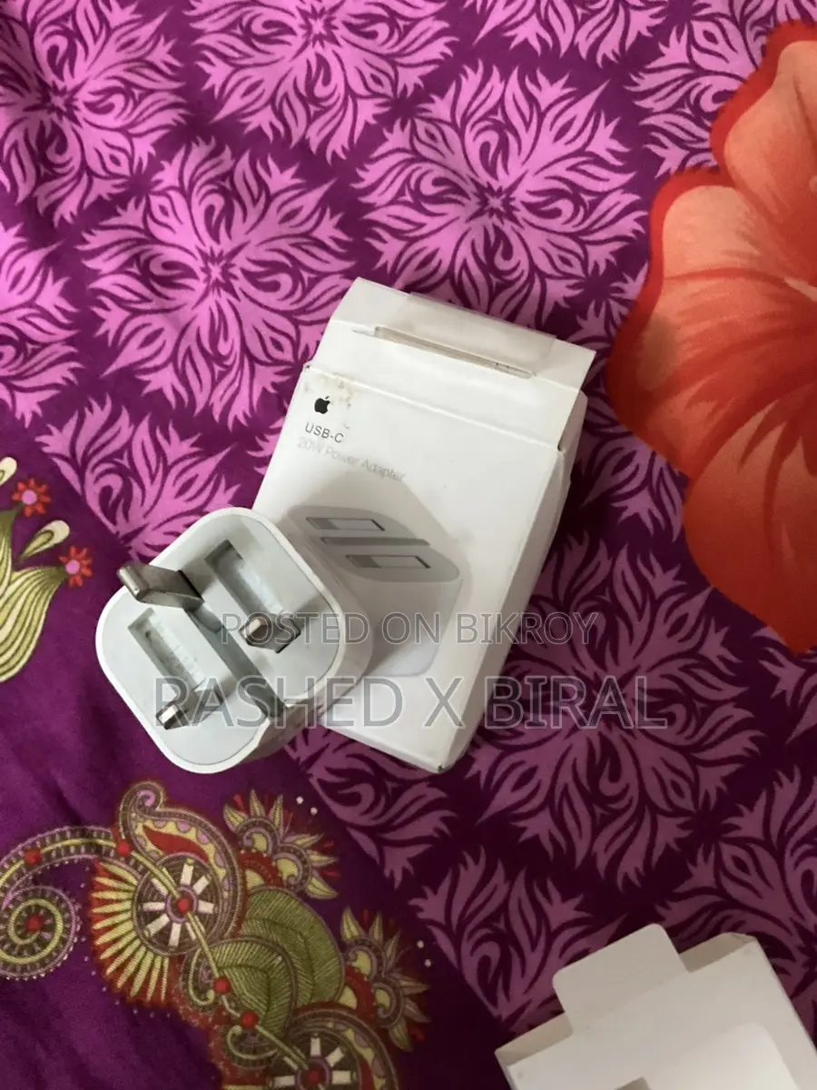 Original Apple Adapter