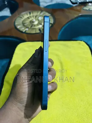 Apple iPhone 13 (Used)