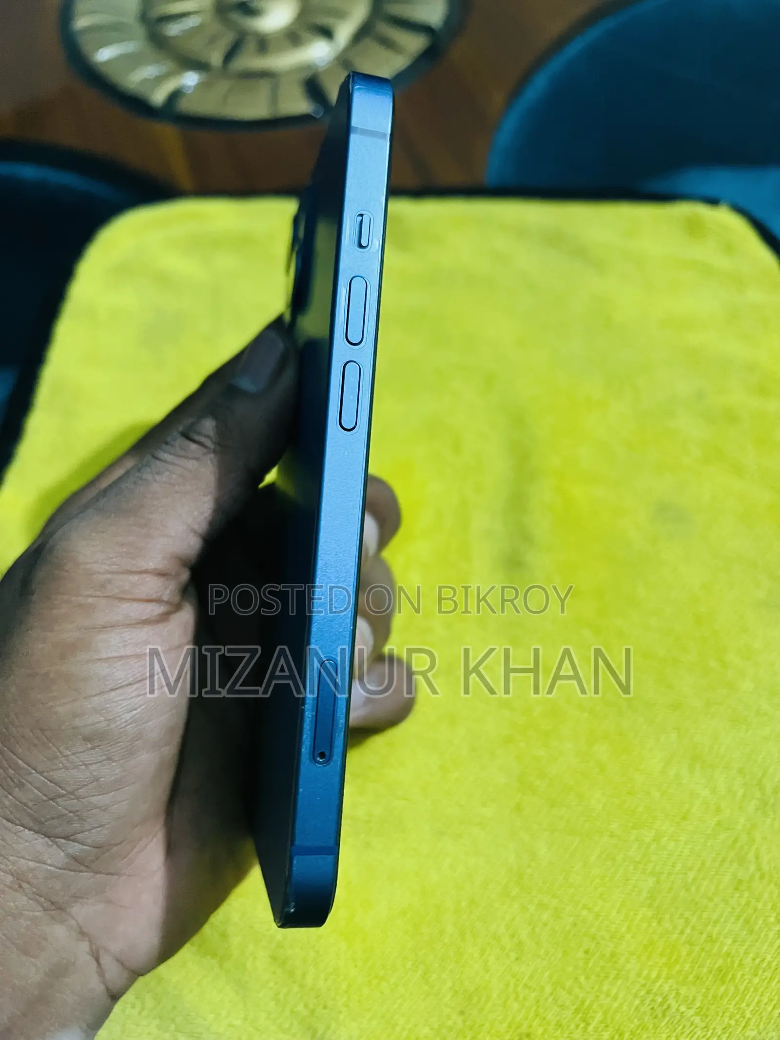 Apple iPhone 13 (Used)