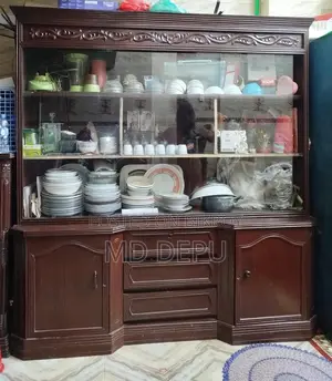 Showcases Sell