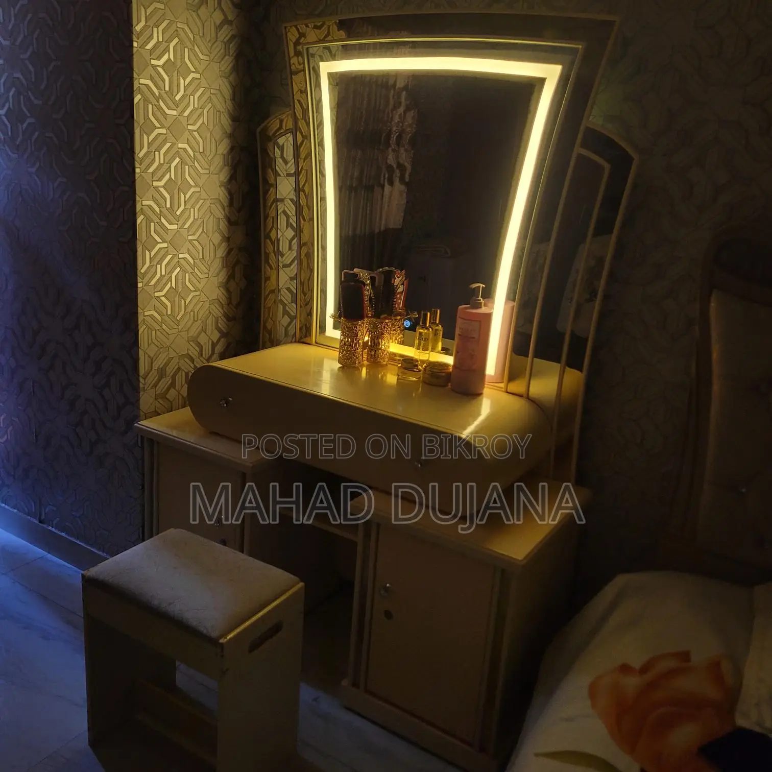 Modern LED Dressing Table Set with Mirror & Stool Stylish Wooden