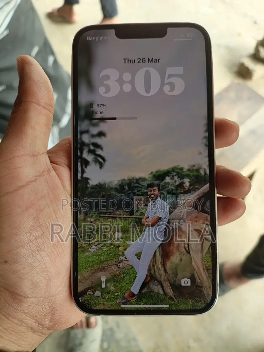 Apple iPhone 13 (Used)