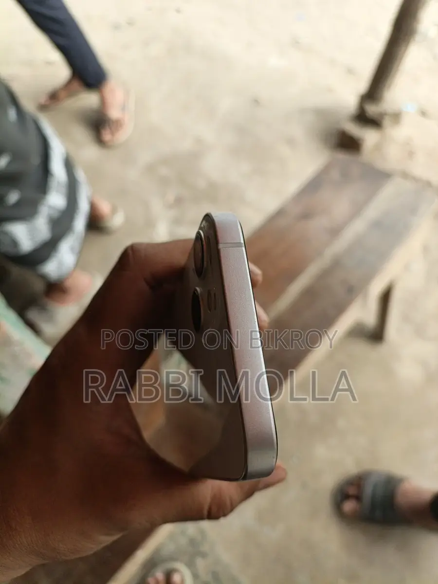 Apple iPhone 13 (Used)