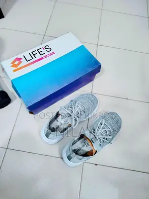 Loto Sneakers/ Sports Shoes Size 41