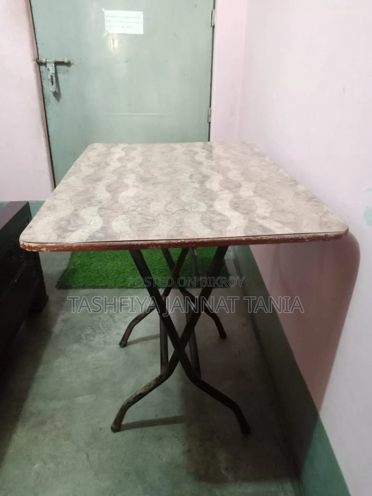 টেবিল বিক্রয় হবে