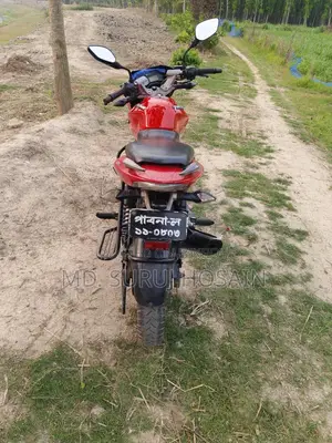 Bajaj Pulsar 135 . 2011