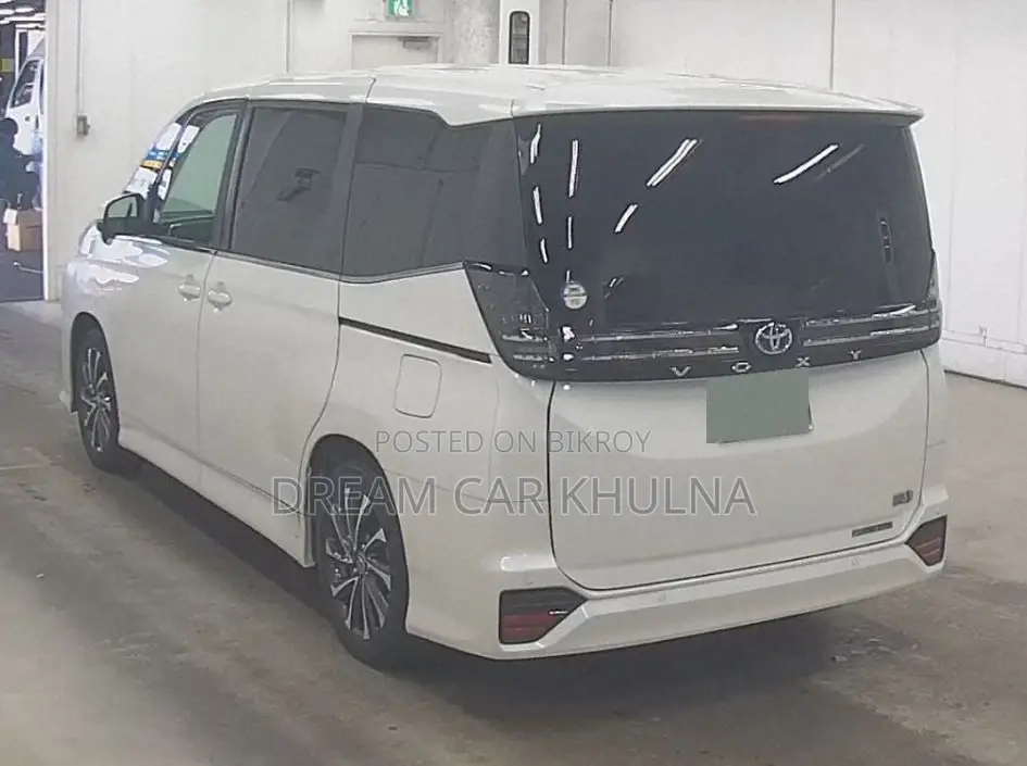 Toyota Voxy S-Z Leg Rest Clng tv 2022