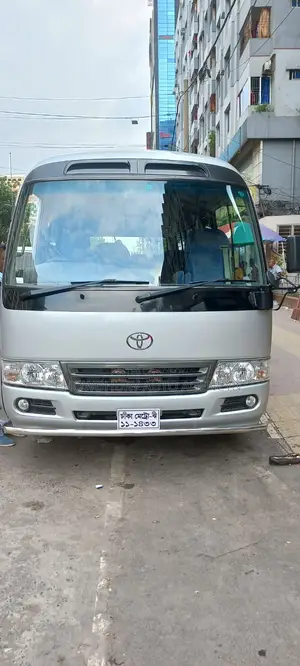 Toyota Coaster . 2016