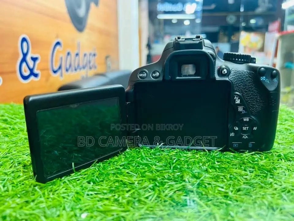 Canon 650D 18-55 kit lens offer