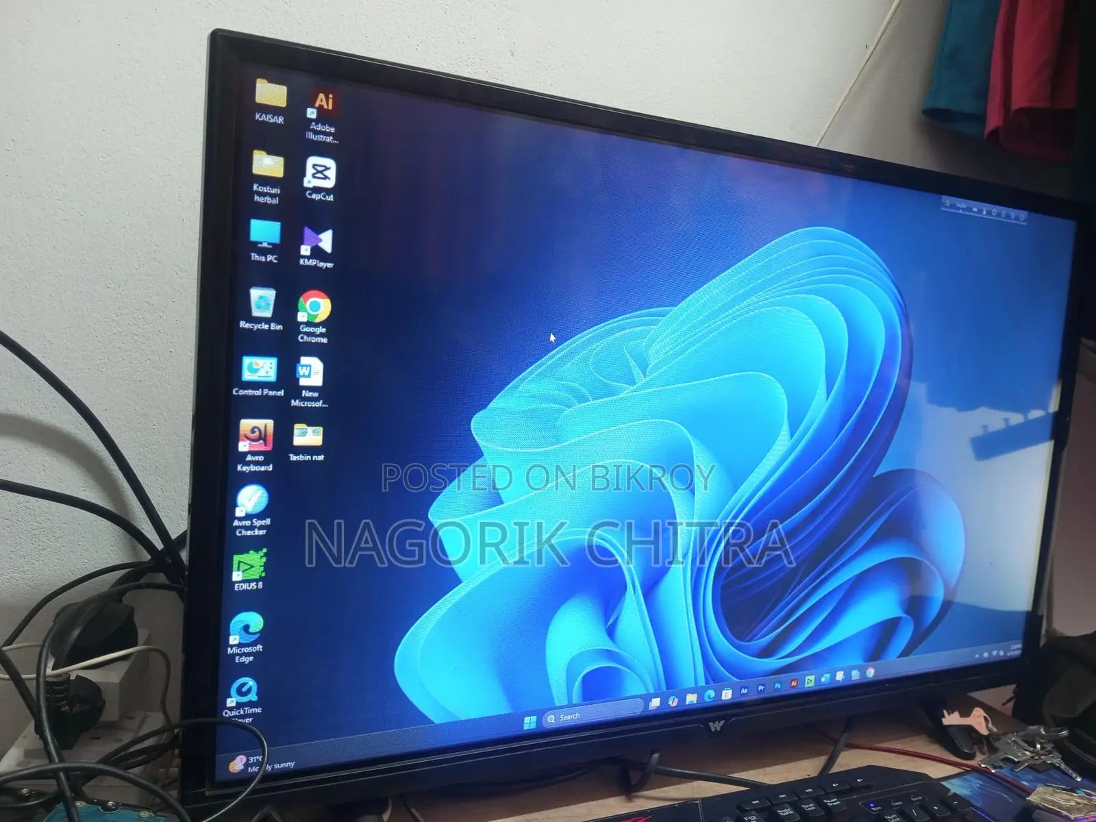 Selling 32-inch TV