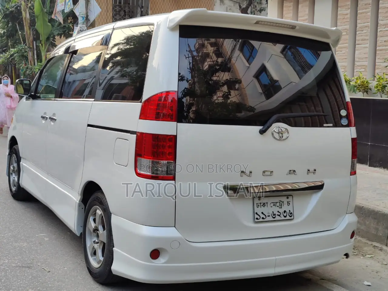 Toyota Noah 2003