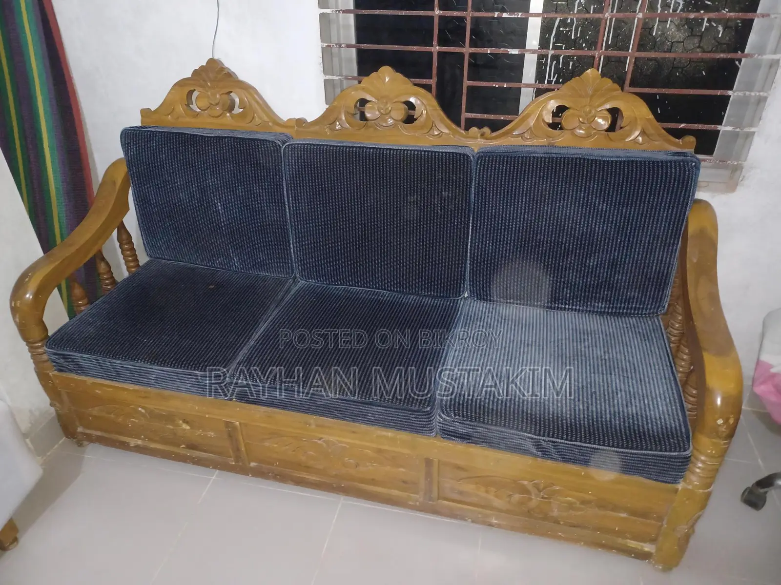 5-Seater (3+1+1) Elegant Style Sofa Set with Table