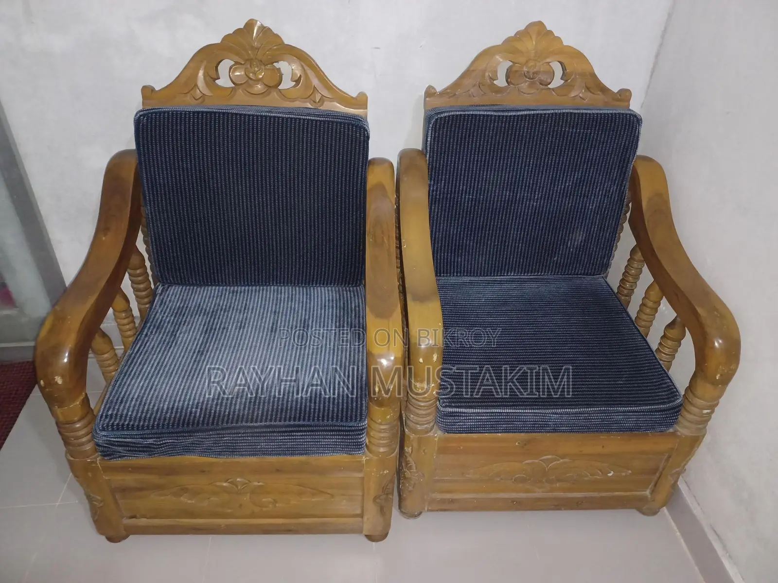 5-Seater (3+1+1) Elegant Style Sofa Set with Table