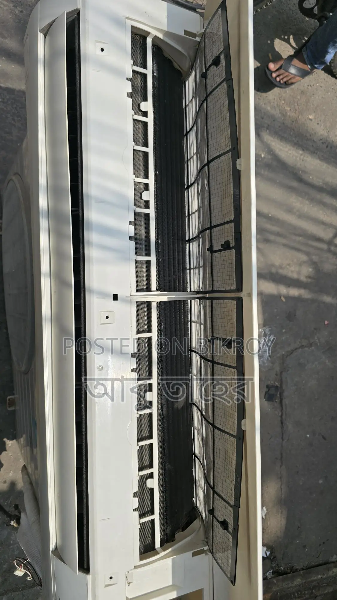 1.5 Ton Inverter Daikin AC