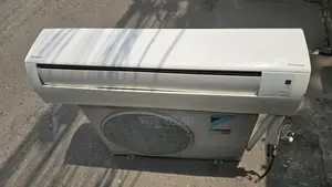1.5 Ton Inverter Daikin AC
