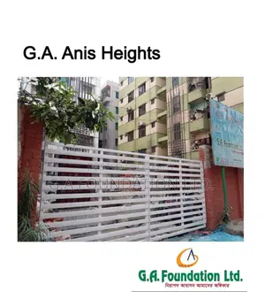 1300 SFT Flat in Prime Location!!!! Book Today