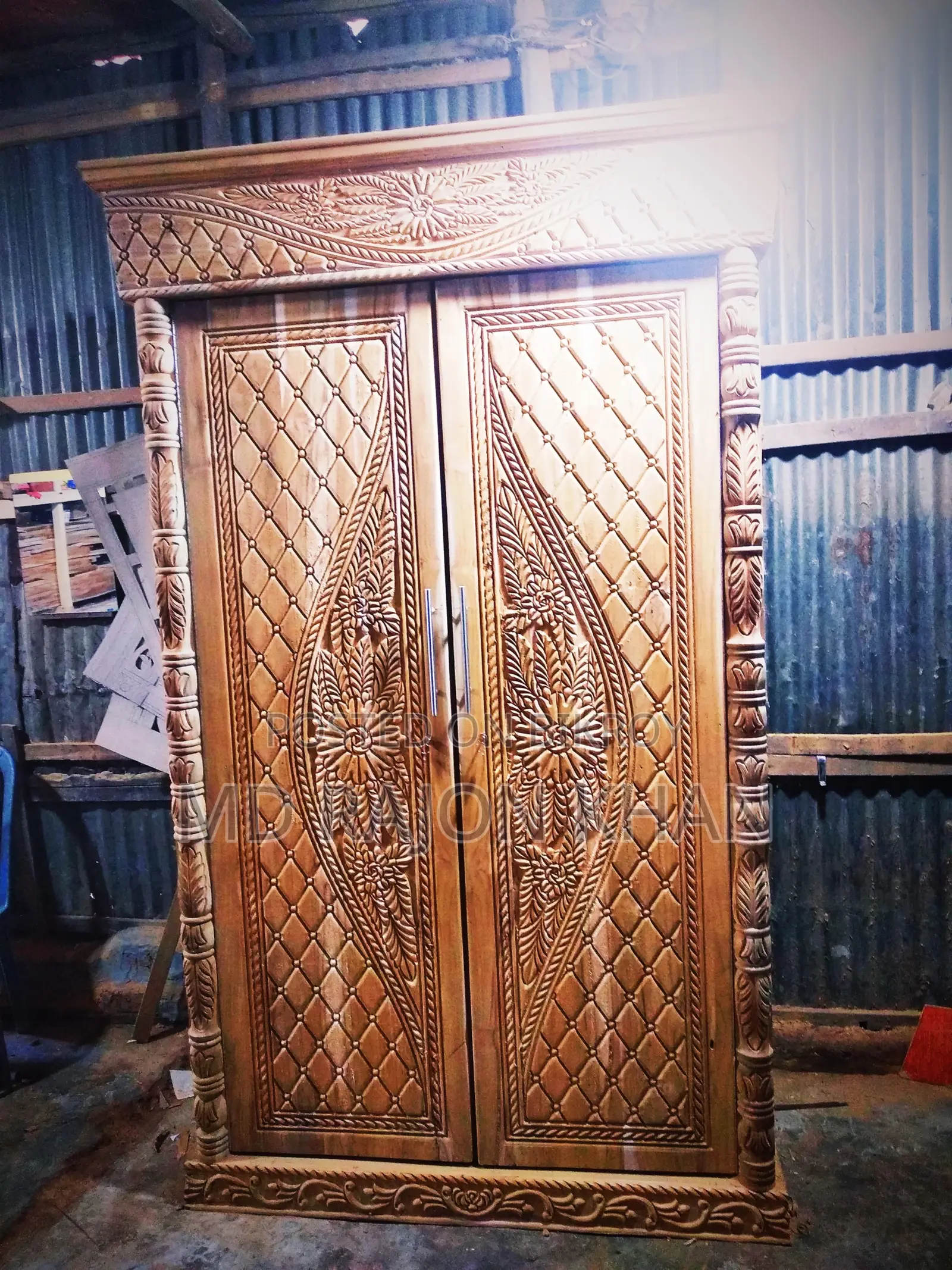 সেগুন কাঠের আলমারি