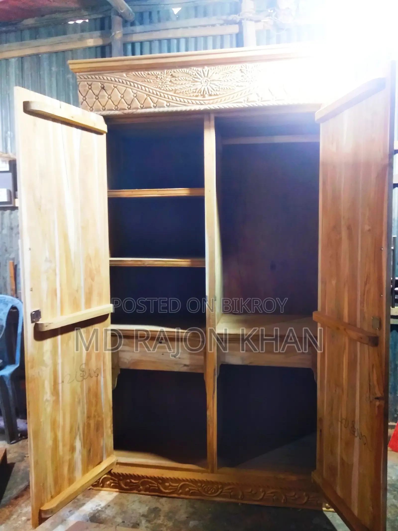 সেগুন কাঠের আলমারি