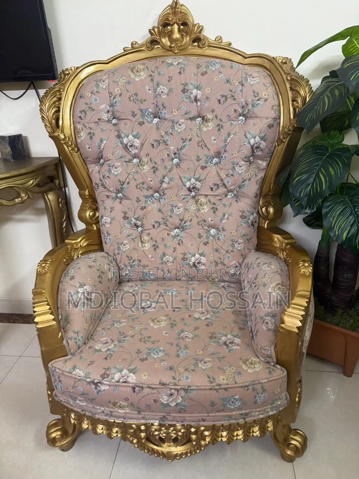 8-Seater Sofa Set with Center Table from Saudi Arabia for Sale