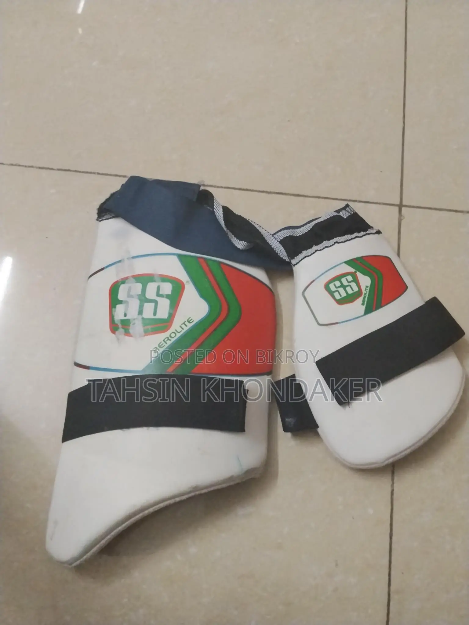 একটি ক্রিকেট থাইপ্যাড বিক্রয় করা হবে