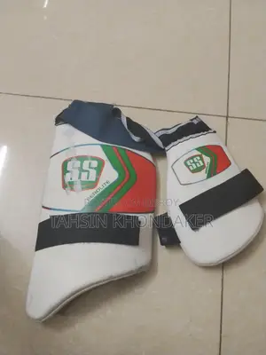 একটি ক্রিকেট থাইপ্যাড বিক্রয় করা হবে