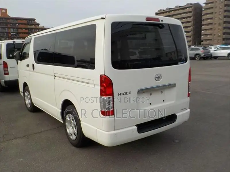 Toyota Hiace GL White 2022